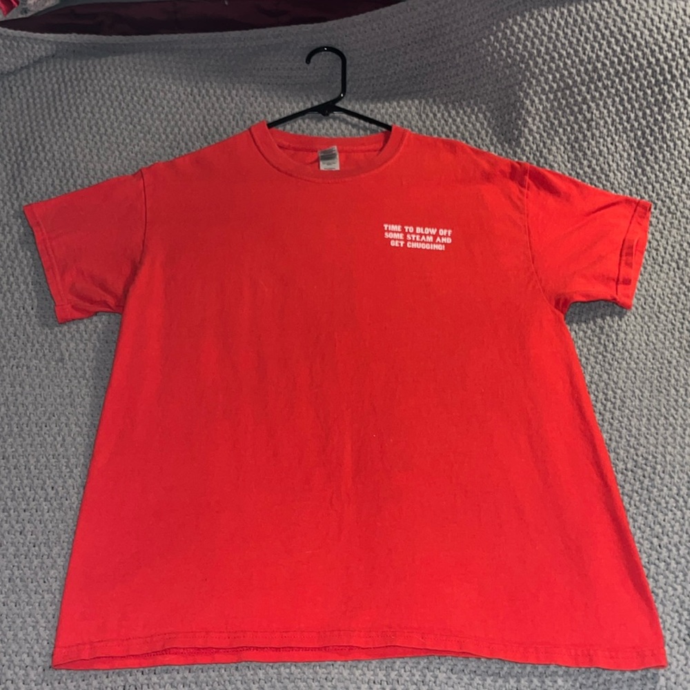 Gildan graphic t-shirt, size large, red